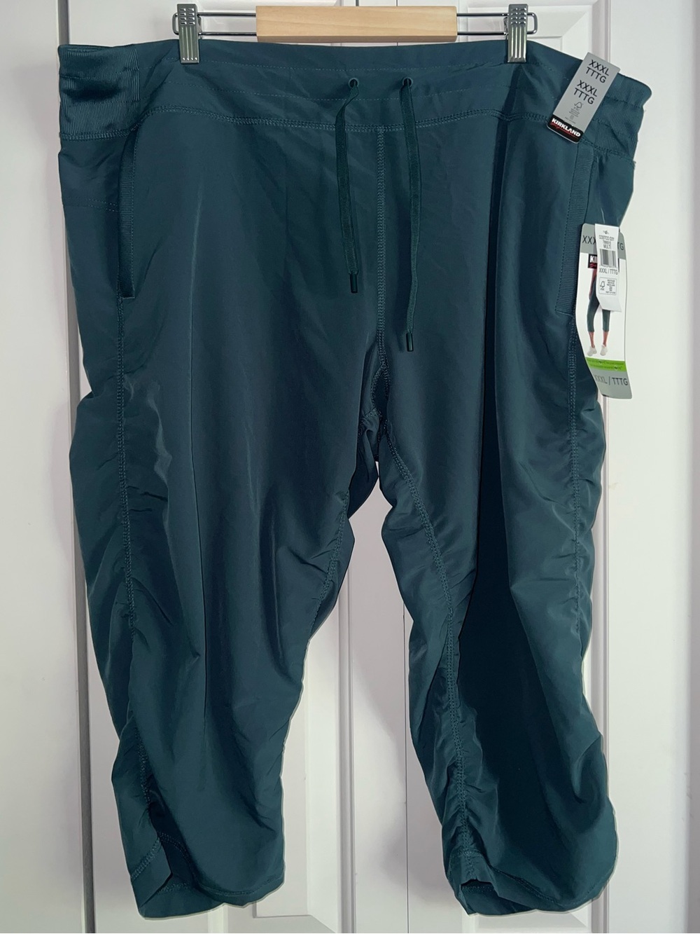 Kirkland 3XL active Capri’s